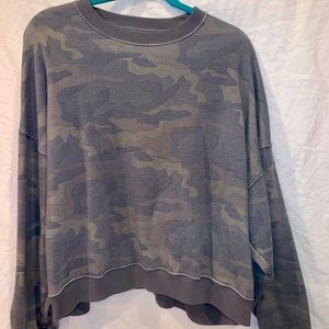 American eagle camo sweatshirt